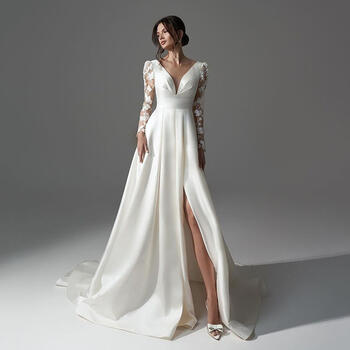 Pure White Women Wedding Dresses A-Line Long Sleeves Lace Applique Bridal Gowns Formal Sexy Deep-V Neck Beach Vestidos De Novia